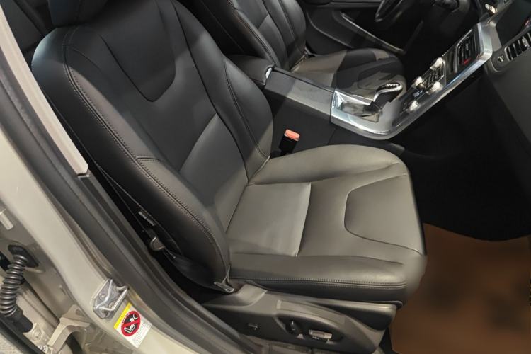 Used Volvo V60 2017 T4 Smart Edition China V Standard
