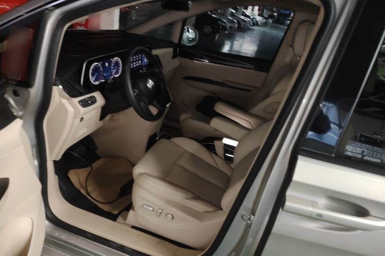 Used Buick GL8 2023 ES Lu Zun Deluxe Model
