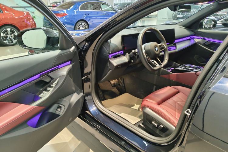 Used BMW 5 Series 2024 530i Leading Model M Sport Package