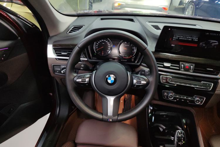 Used BMW X1 2020 xDrive25Li Luxury Edition Steering Wheel
