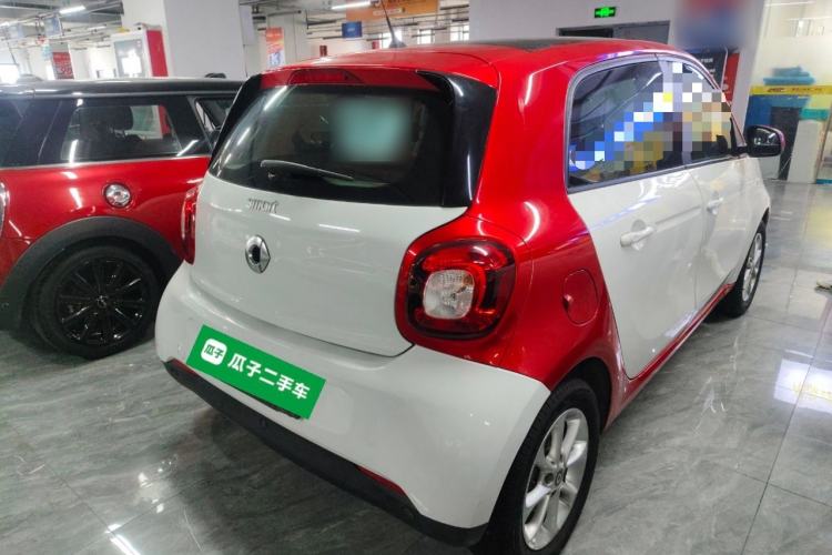 Used smart forfour 2018 0.9T 66 kW Pioneer Edition Rear Right 45 Deg