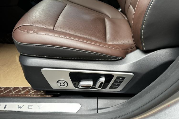 Used Wey VV6 2021 2.0T Two-Wheel Drive Smart Plus Interior 3