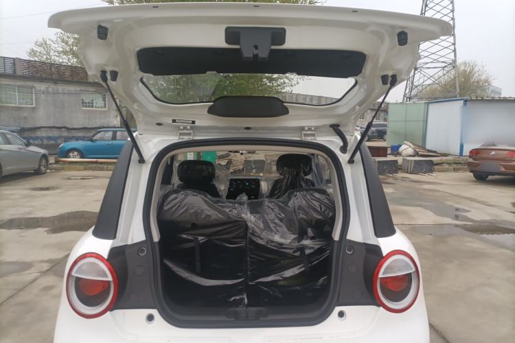 Used CHANGAN NEVO Lumin 2026 Model Treasure Edition 205km Passionate Beige Ningde Trunk