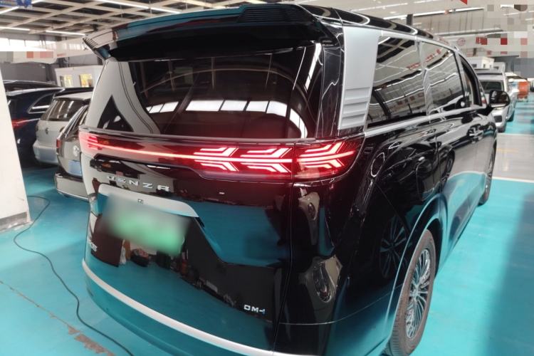 Used Denza D9 2024 DM-i 1050 Luxury Model Rear Right 45 Deg