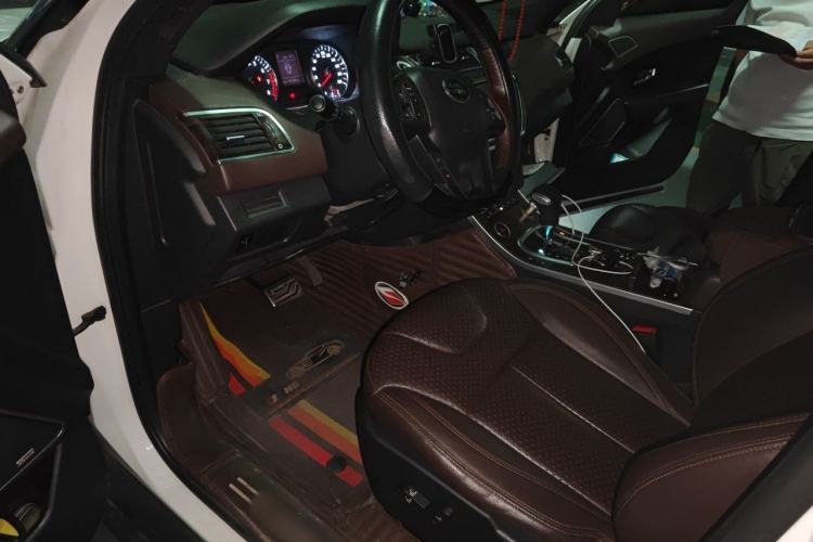 Used Land X7 2016 2.0T Panoramic Prestige Edition
