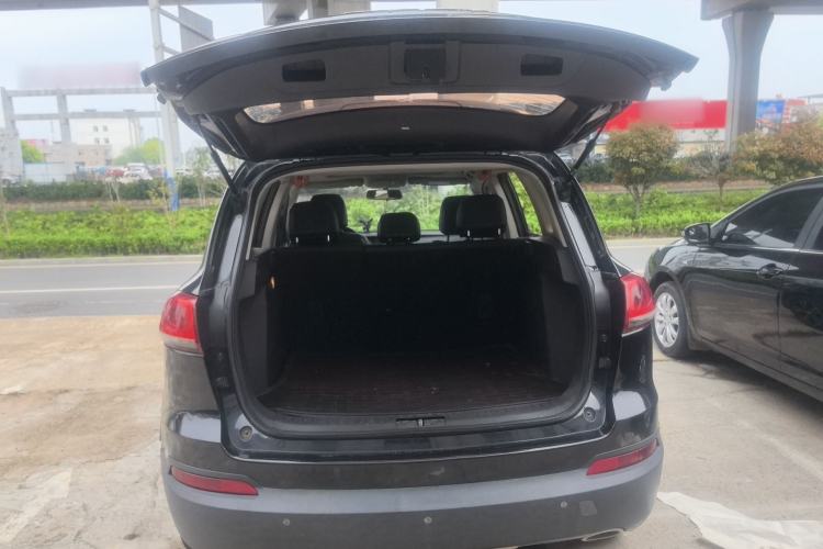 Used Zotye Domy X5 2017 Upgraded Model 1.5T Manual Luxury Edition Trunk