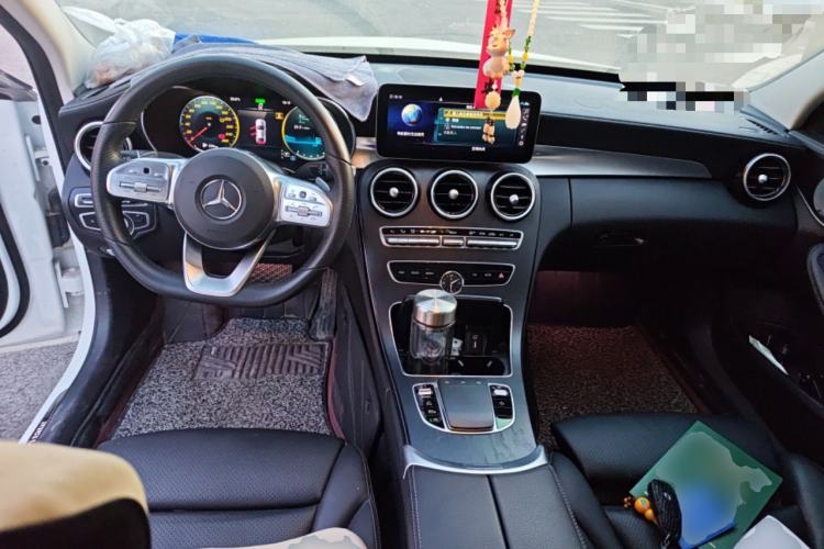 Used Mercedes-Benz C-Class 2020 C 260 L Sport Edition 4MATIC Center Console