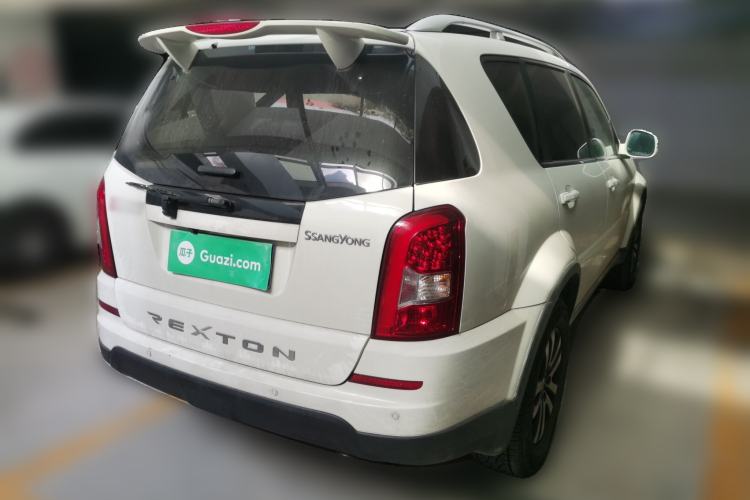 Used SsangYong Rexton W 2014 2.0T Four-Wheel Drive Luxury Navigation Version with 5 Seats
