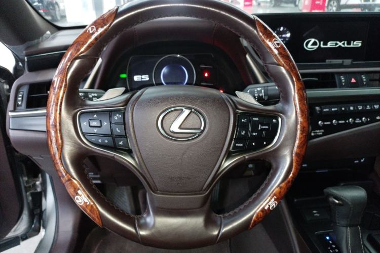 Used Lexus ES 2020 300h Premier Edition Steering Wheel