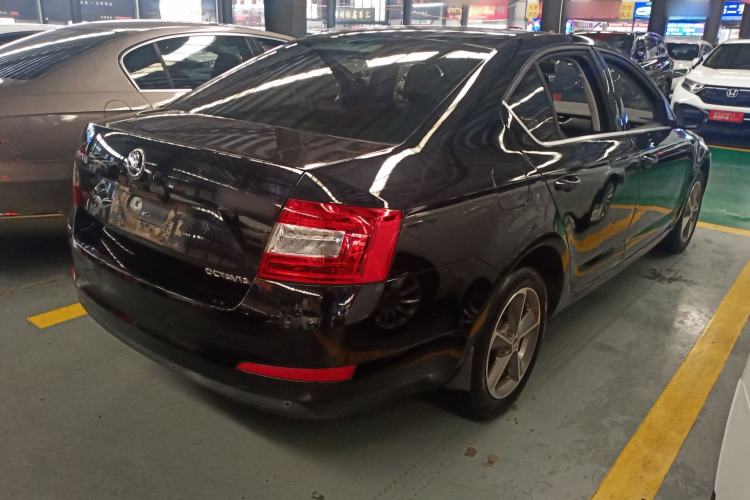 Used Skoda Octavia 2016 1.6L Automatic Chuanxing Edition Rear Right 45 Deg