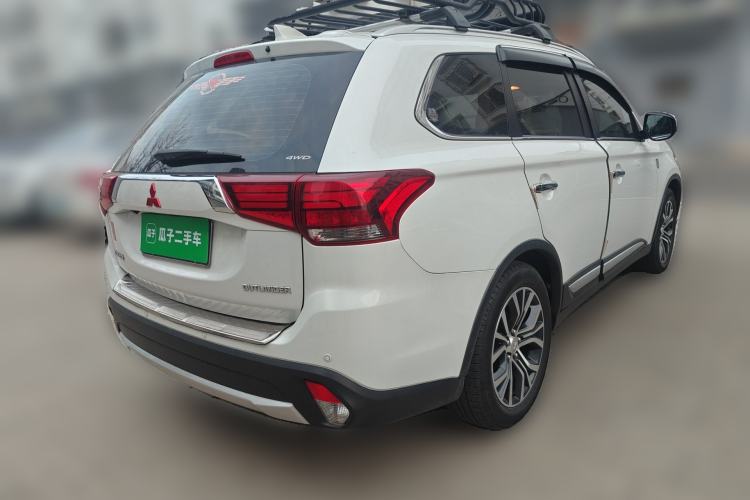 Used Mitsubishi Outlander 2018 2.4L 4x4 Prestige Edition 7 Seats Rear Right 45 Deg