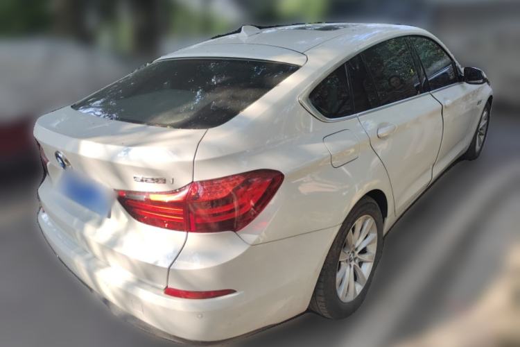 Used BMW 5 Series GT 2015 528i Leading Model Rear Right 45 Deg