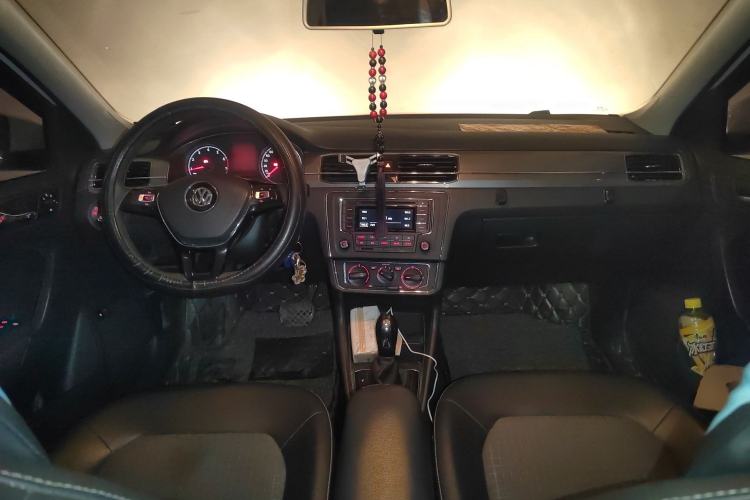 Used Volkswagen Santana 2016 1.6L Automatic Comfort Edition Center Console