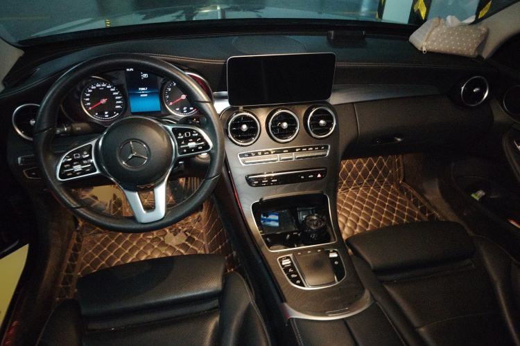 Used Mercedes-Benz C-Class 2019 C 180 L Fashion Edition Sport Version Center Console