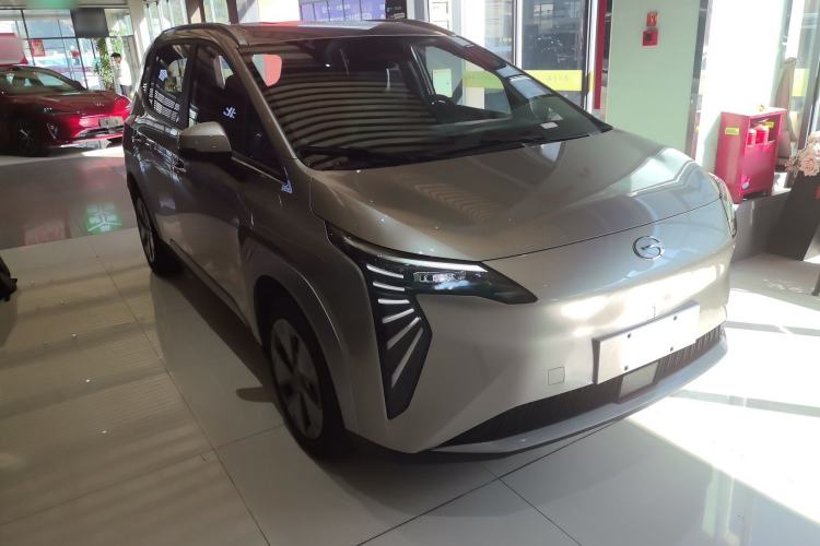 Used AION Y 2025 Plus 430 Smart Edition Front Right 45 Deg