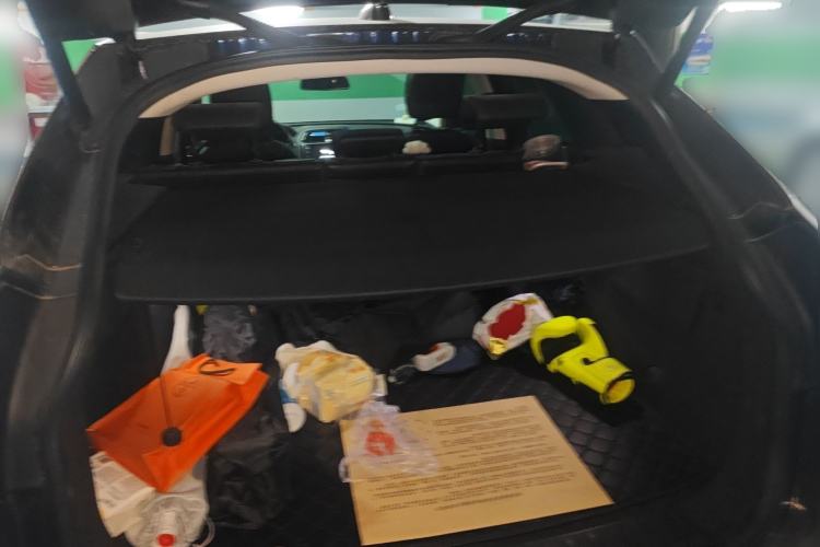 Used Jaguar F-PACE 2018 2.0T Four-Wheel Drive Urban Luxury Edition Trunk