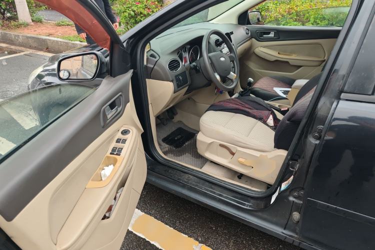 Used Ford Focus 2011 Sedan 1.8L Manual Comfort Model