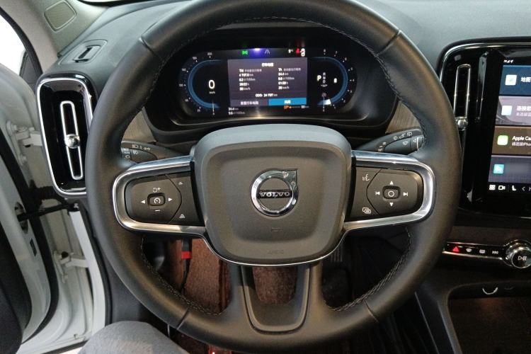 Used Volvo XC40 2024 B4 4x4 Smart Luxury Edition