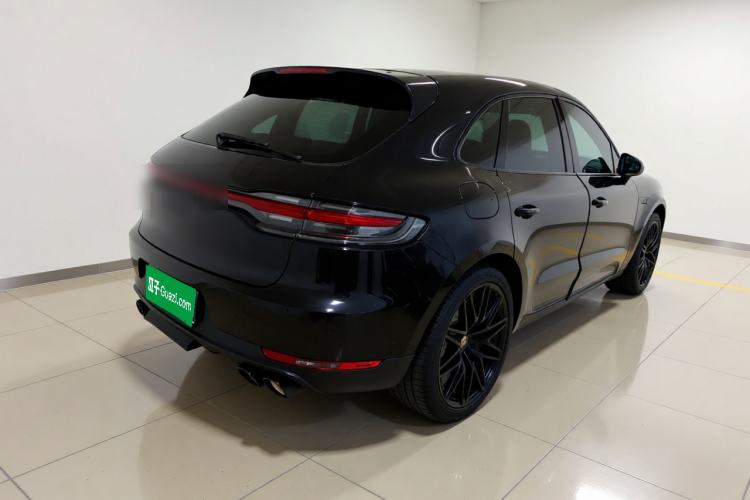 Used Porsche Macan 2020 Macan 2.0T Rear Right 45 Deg