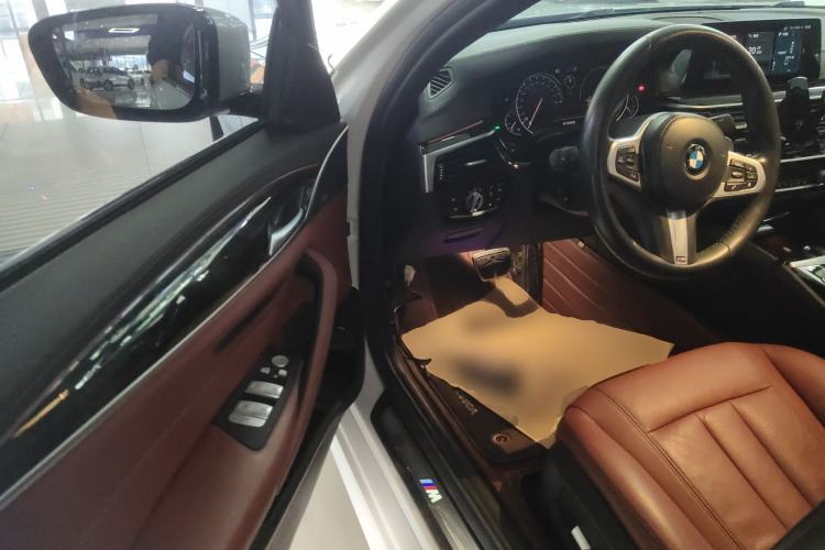 Used BMW 5 Series 2018 Facelifted 530Li xDrive M Sport Package
