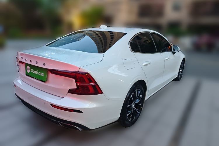 Used Volvo S60 2020 T4 Zhiyi Luxury Edition Rear Right 45 Deg