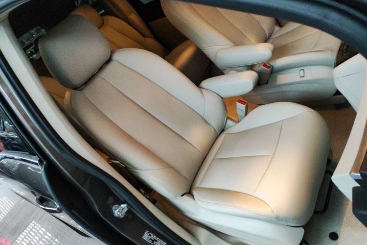 Used Buick GL8 2021 Land Cruiser Executive Class 652T Comfort Model
