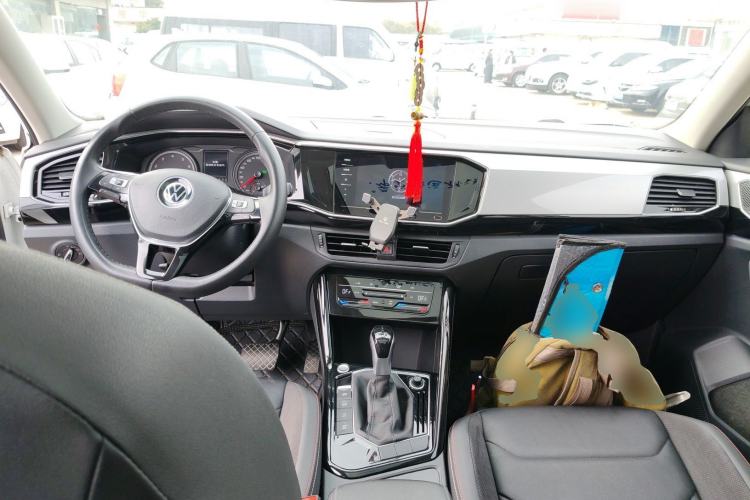 Used Volkswagen Tayron 2022 280TSI Two-Wheel Drive Luxury Smart Connectivity Version Center Console