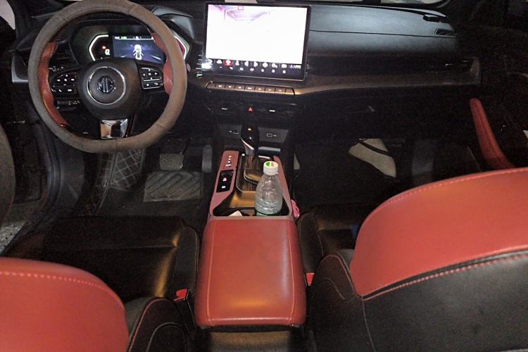 Used MG 5 2021 180 DVVT CVT Youth Luxury Edition Center Console