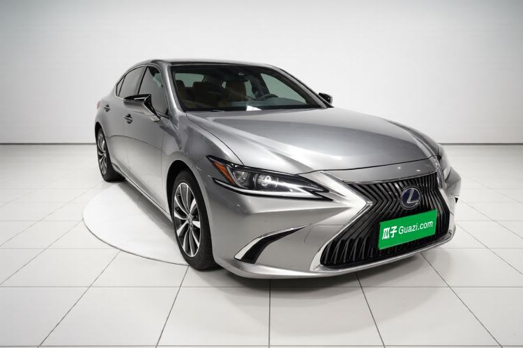 Used Lexus ES 2018 300h Premier Edition China VI Standard
