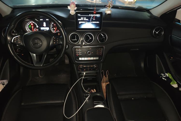 Used Mercedes-Benz GLA 2018 GLA 200 Sport Edition Center Console