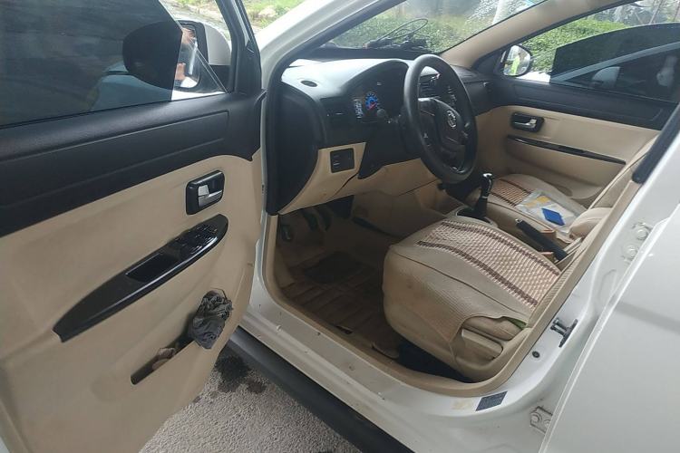 Used Dongfeng Fengon 360 2015 1.5L Manual Comfort II 7-Seater
