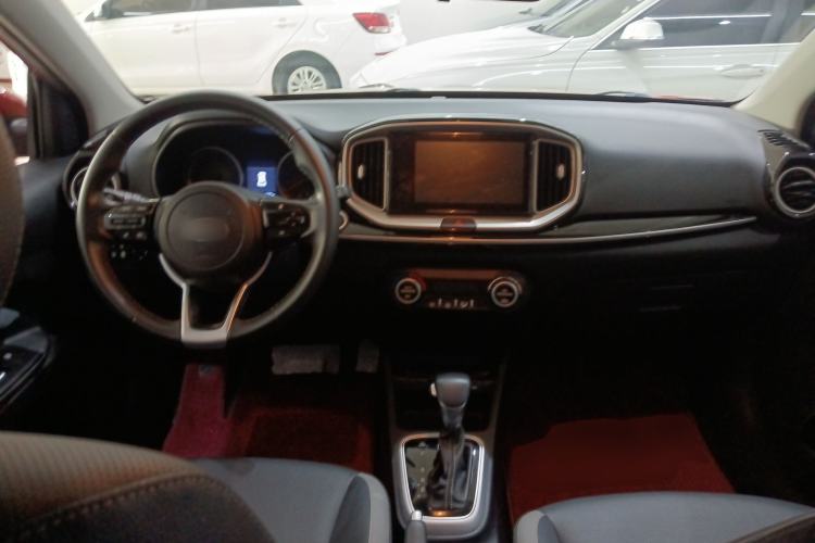 Used Kia kx1 Stonic 2019 1.4L Automatic Sport Edition China VI Center Console