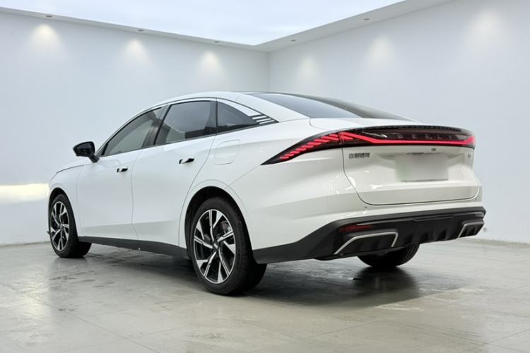 Used Geely Galaxy L6 2024 125km Creative Edition Exterior 4