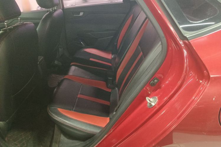 Used Hyundai Verna RV 2017 1.4L Automatic Cool Edition GLS China VI Standard Left Rear Seat