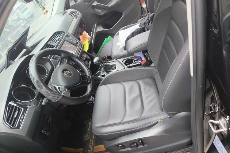 Used Volkswagen Tiguan L 2018 330TSI Automatic Two-Wheel Drive Luxury Edition Left Front Seat