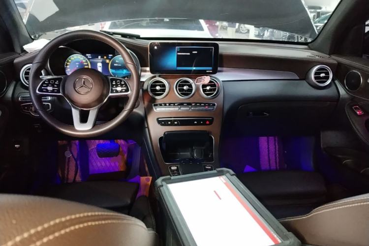 Used Mercedes-Benz GLC 2020 GLC 300 L 4MATIC Dynamic Edition Center Console