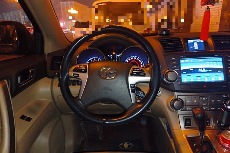 Used Toyota Highlander 2012 2.7L Two-Wheel Drive 7-Seater Luxury Edition
