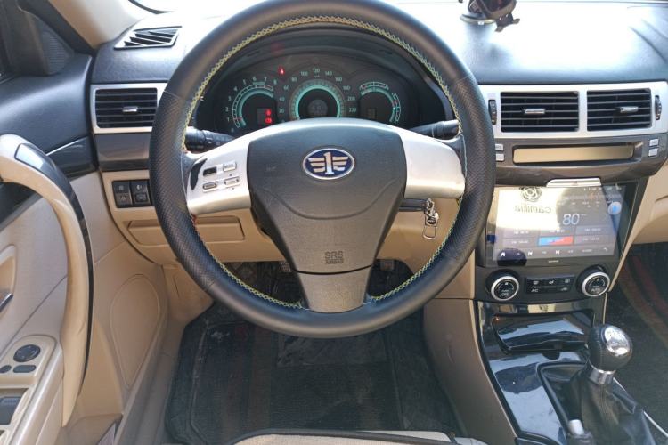 Used Bestune B70 2012 1.8L Manual Fashion Model