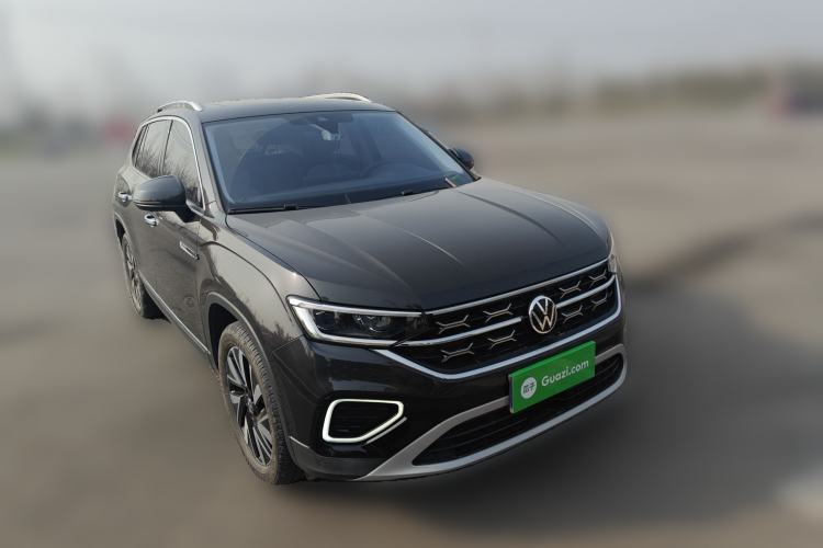 Used Volkswagen Tayron 2024 300TSI Two-Wheel-Drive Luxury Plus Advanced Version Front Right 45 Deg