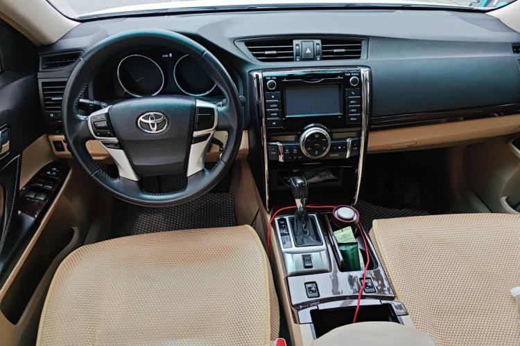 Used Toyota Reiz 2010 2.5V Fengdu Elite Edition Center Console