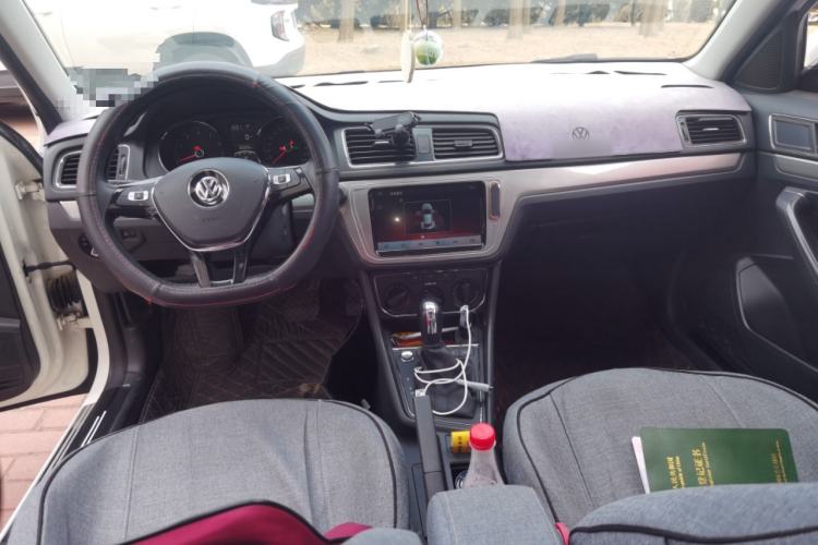 Used Volkswagen Lavida 2017 1.6L Automatic Comfort Edition Center Console