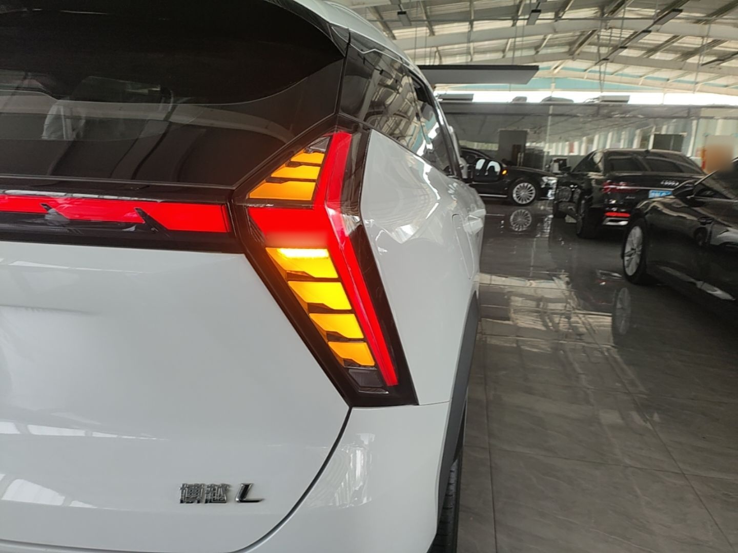 Geely Auto FX11 2024 1.5TD DCT Flagship Edition — снимка 9