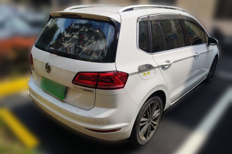 Used Volkswagen Golf Sportsvan 2018 280TSI Automatic Luxury Model Rear Right 45 Deg