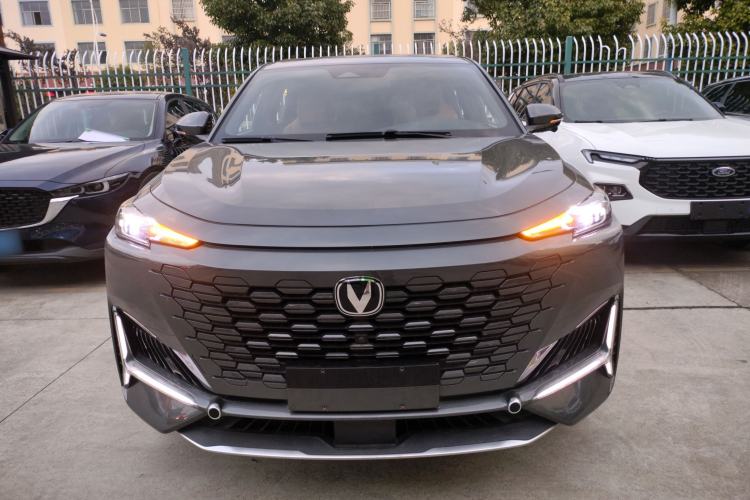 Used Changan UNI-K 2023 2.0T Two-Wheel Drive Enjoyment Version
