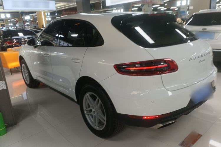 Used Porsche Macan 2017 Macan 2.0T Rear Left 45 Deg