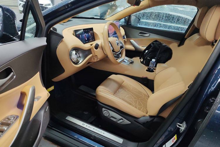 Used Denza N8 2023 Four-Wheel Drive Ultra-Hybrid Flagship Six-Seater Version
