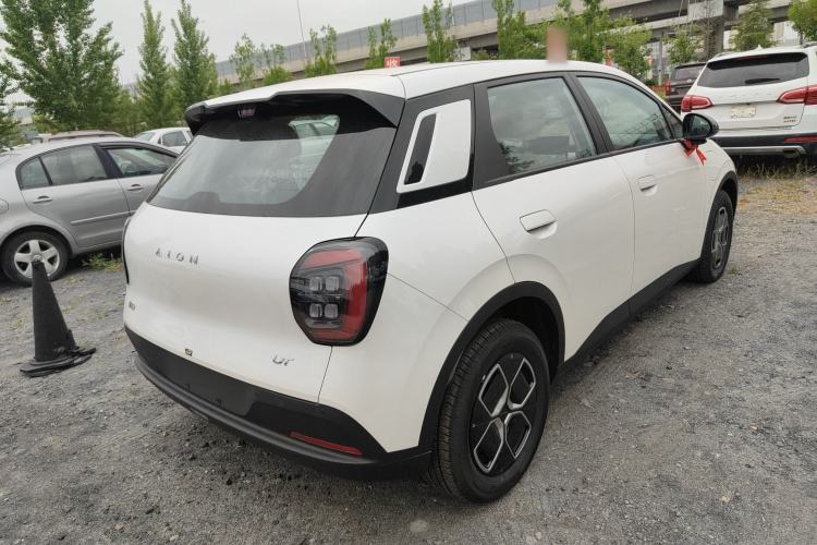 Used AION UT 2025 330 Starlight Edition Rear Right 45 Deg