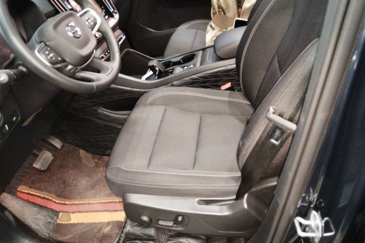 Used Volvo XC40 2022 T4 Four-Wheel Drive Smart & Stylish Edition
