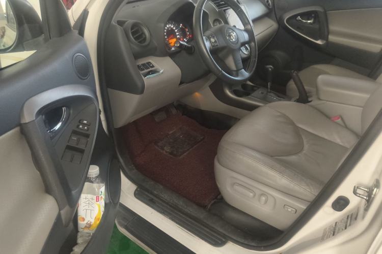 Used Toyota RAV4 2009 2.4L Automatic Luxury Edition
