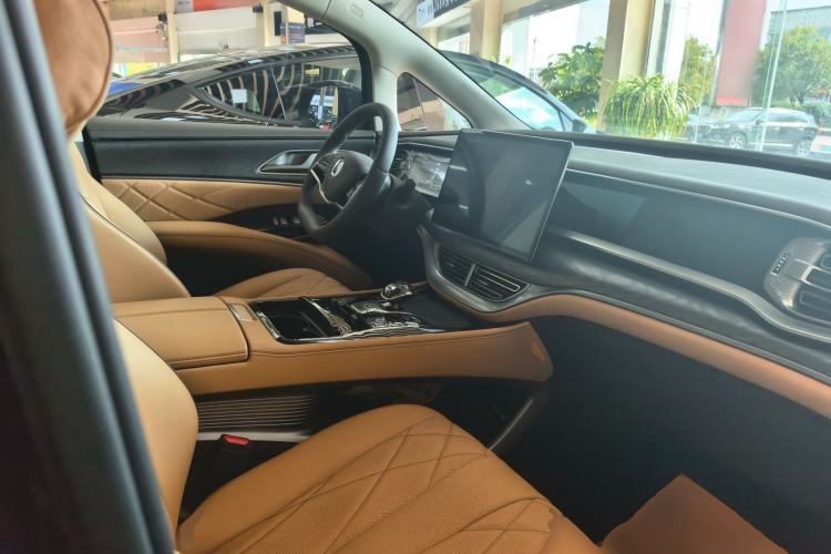 Used Denza D9 2024 DM-i 970 Luxury Model